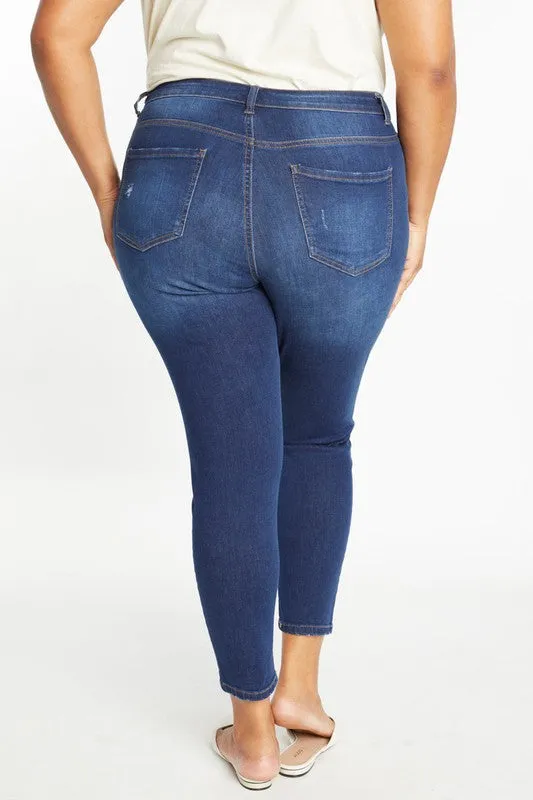 Curvy Destructed Ankle Skinny