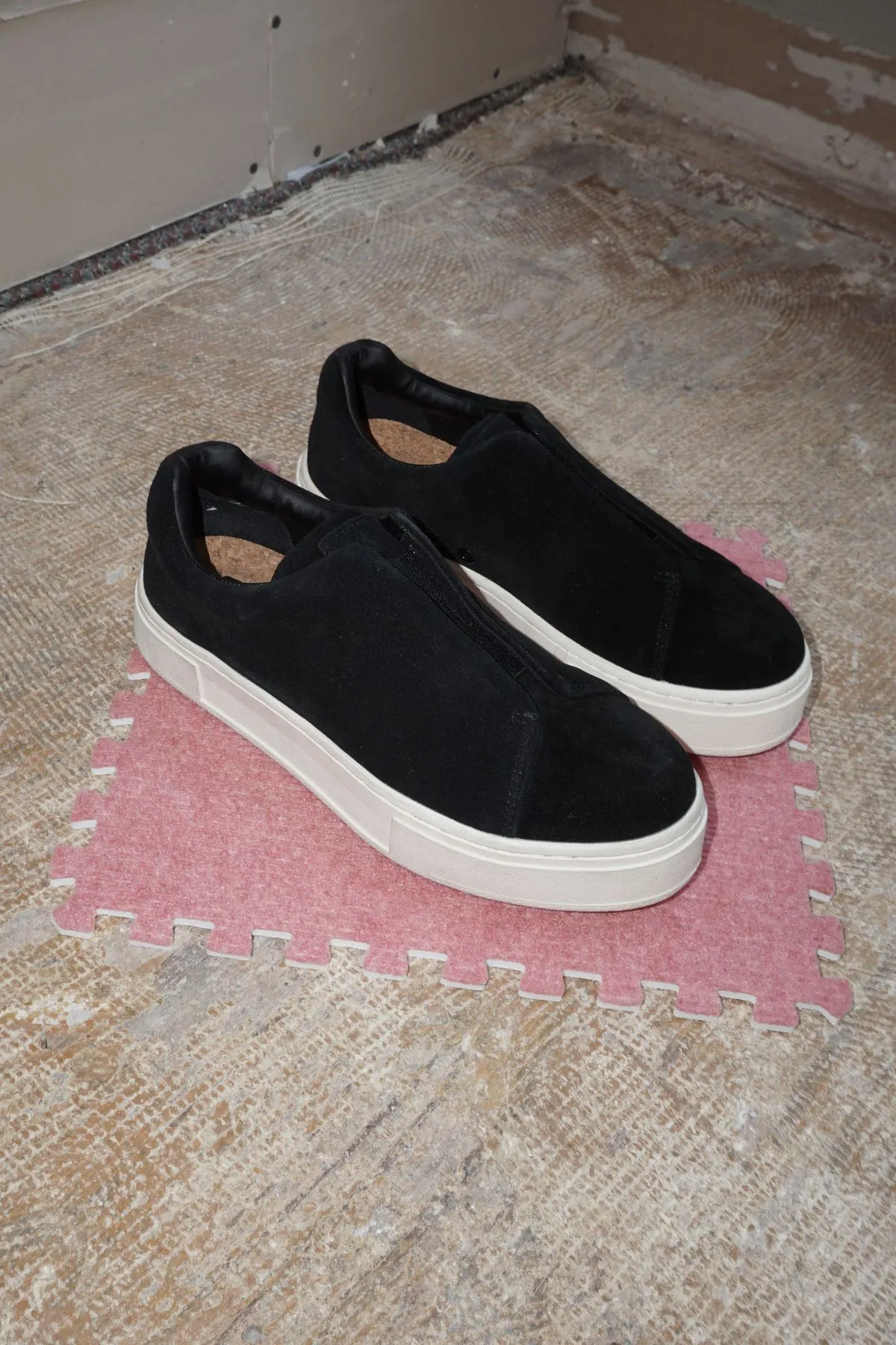 Doja So Suede Slip On Sneaker - Black