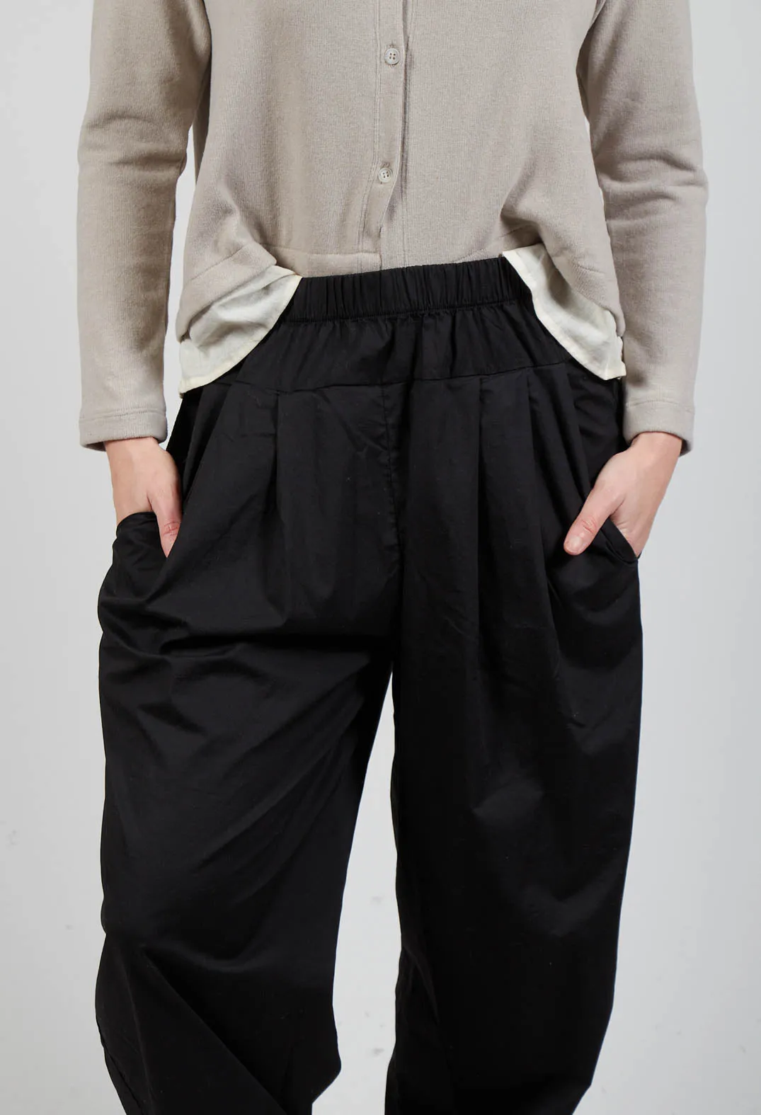 Saturno Trousers In Nero