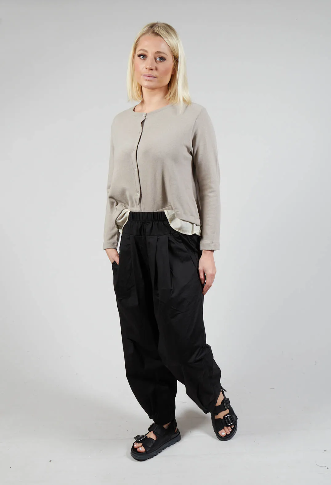 Saturno Trousers In Nero