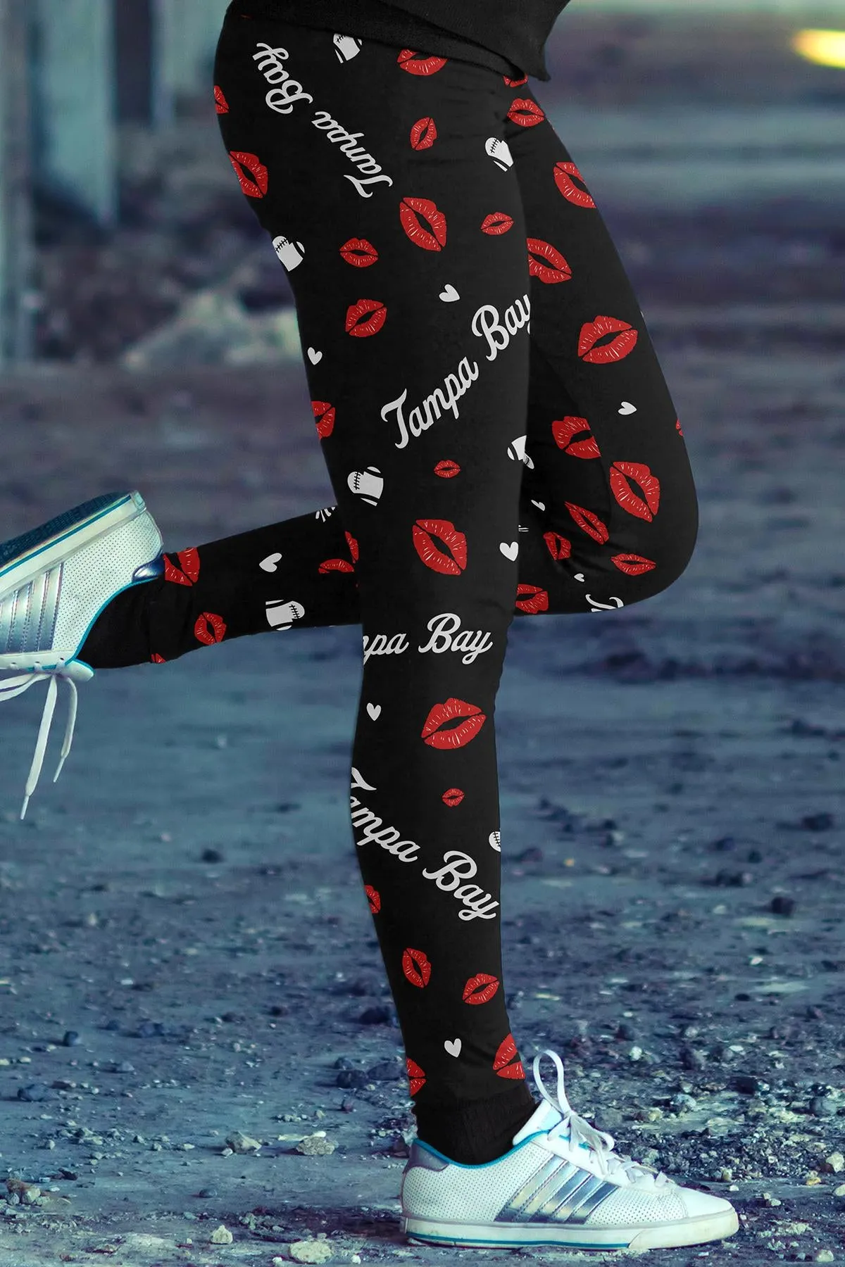 TAM Lovin Kisses FB Leggings