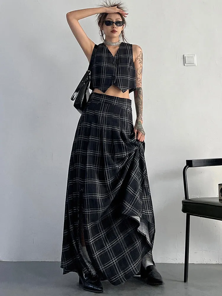 Tihee Plaid Cropped Vest - Black and Gray