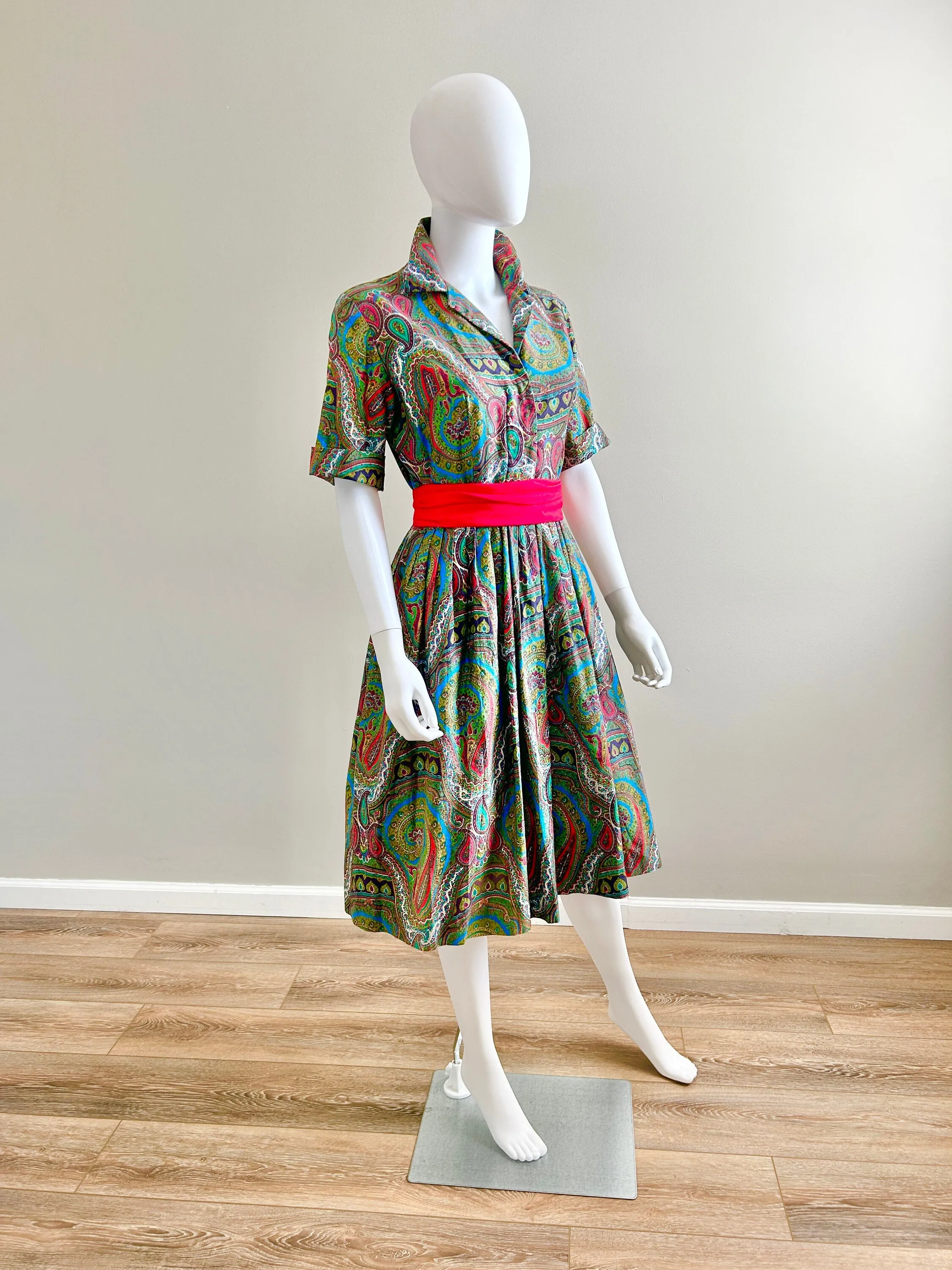 Vintage 1950s Paisley Cotton Shirt Dress / 50s Fit and Flare Dress / Size S M